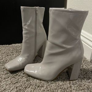 Square toe Steve Madden Bootie (Gray)